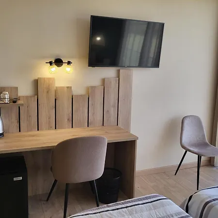 Hotel Logis Le Cadusia 3*