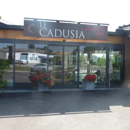 Logis Le Cadusia Hotel Chaource