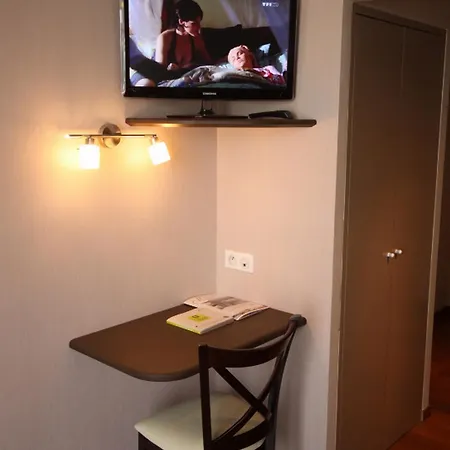 Logis Le Cadusia Hotel Chaource