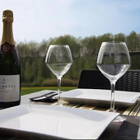 Logis Le Cadusia Hotel 3*