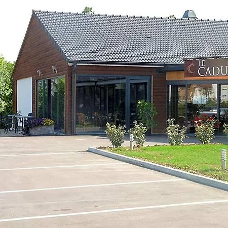 Hotel Logis Le Cadusia 3*