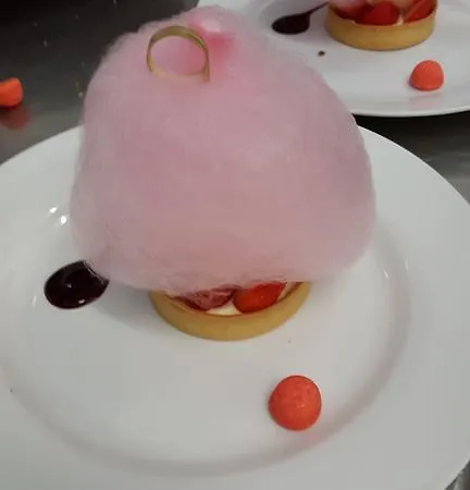 Hotel Logis Le Cadusia 3*