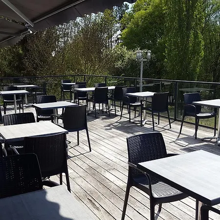 Hotel Logis Le Cadusia 3*