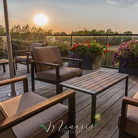 Logis Le Cadusia Hotel