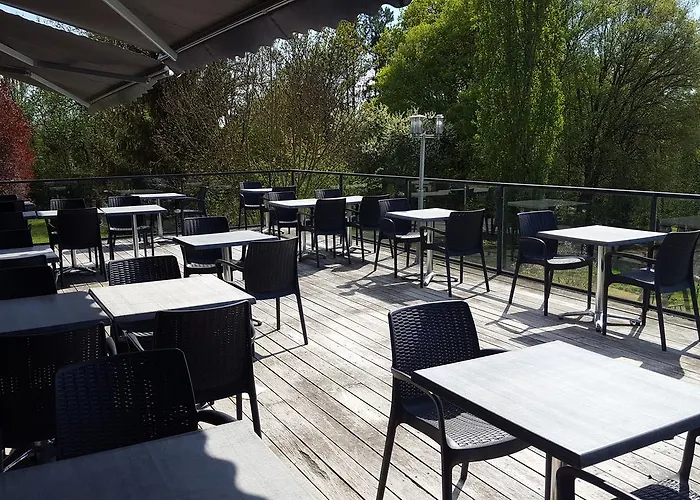 Hotel Logis Le Cadusia 3*