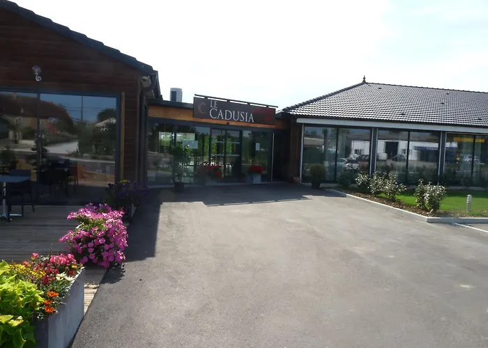 Le Cadusia מלון